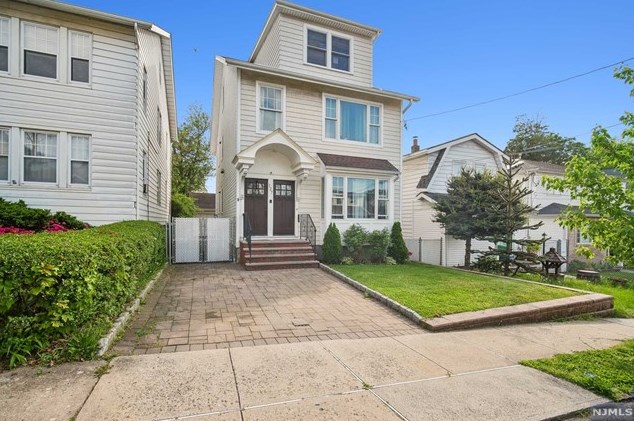 127 Hendel Ave, North Arlington, NJ 07031