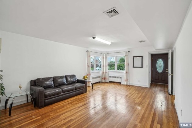 222 Forest Rd, West Fort Lee, NJ 07024