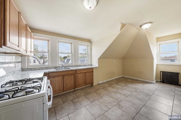 24 Baldwin Ave, Newark, NJ 07108