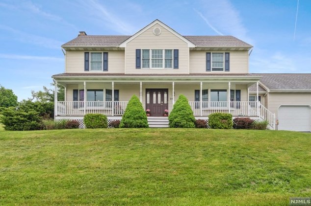 29 Armstrong Rd, Wantage, NJ 07461-3005