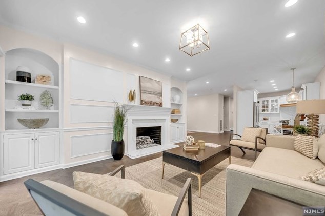 2 Normandy Ct, Ho Ho Kus, NJ 07423-1217