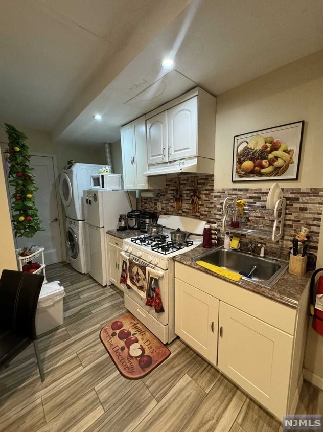 335 69th St, West New York, NJ 07093-2411
