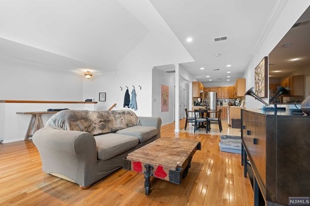 47 Grieco Dr, Jersey City, NJ 07305