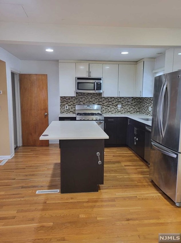 456 9th St, Palisades Park NJ  07650-2326 exterior