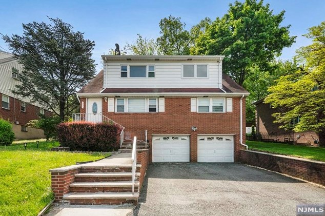 456 9th St, Palisades Park NJ  07650-2326 exterior