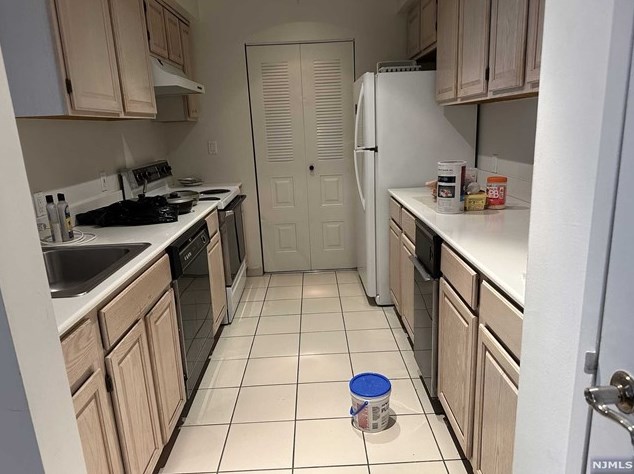 30 Shafer Pl, Hackensack NJ  07601-6643 exterior