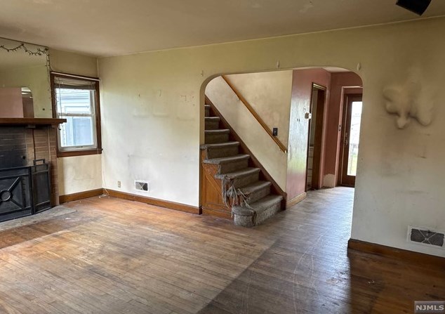133 Ackerman St, Maywood, NJ 07607-1912