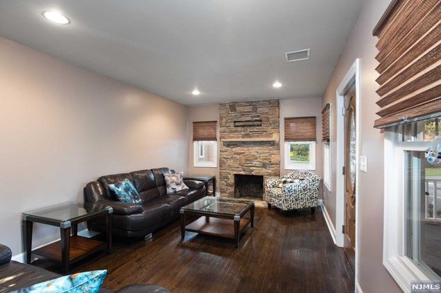 343 Milford Ave, N Milford, NJ 07646