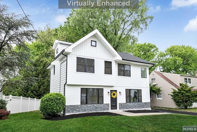 895 Spring Valley Rd, Maywood, NJ 07607
