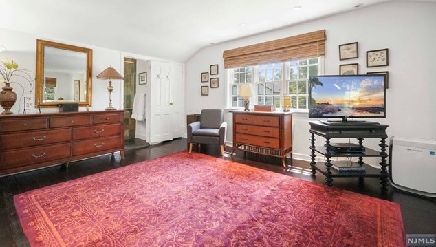 125 Oak St, Tenafly NJ 07670-3013 exterior