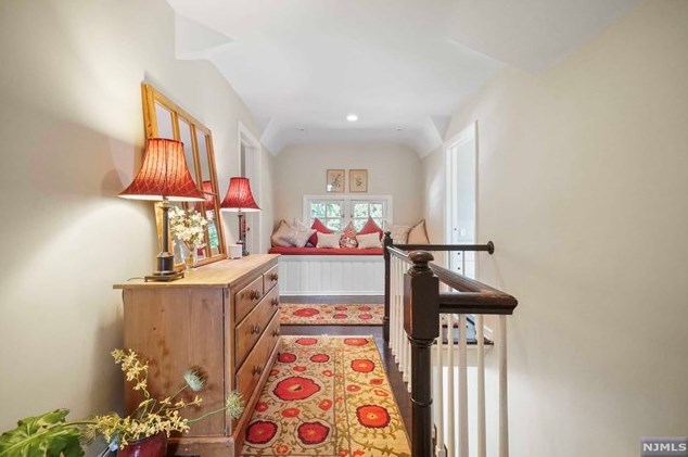 125 Oak St, Tenafly NJ 07670-3013 exterior