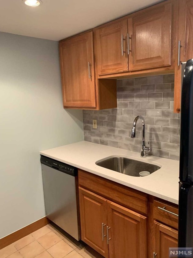 89 Kansas St #3a, Hackensack, NJ