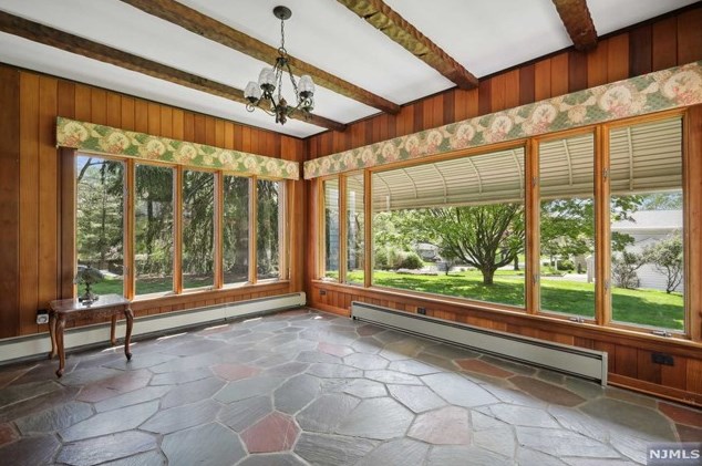 24 Fairview Ave, Montvale NJ 07645-2510 exterior