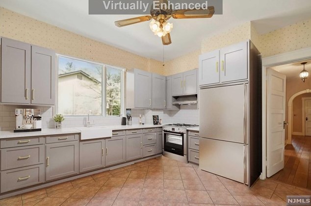 24 Fairview Ave, Montvale NJ 07645-2510 exterior