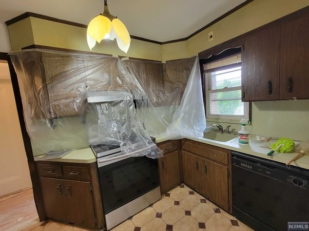 191 9th St, Fairview, NJ