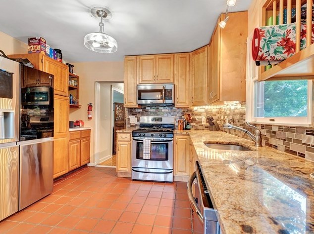 651 Orch St, Oradell NJ 07649-1435 exterior