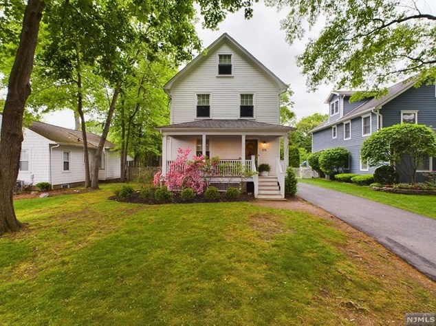 106 Walthery Ave, Ridgewood, NJ 07450