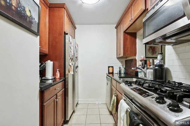 500 Central Ave, Union City, NJ 07087-2825