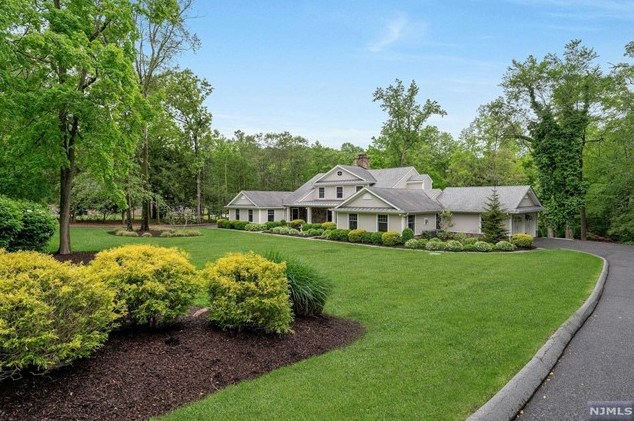 5 Winding Way, Upper Saddle River, NJ 07458
