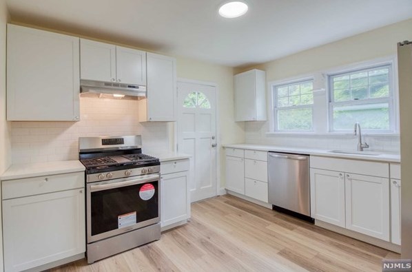 204 Pascack Rd #1, Park Ridge, NJ 07656