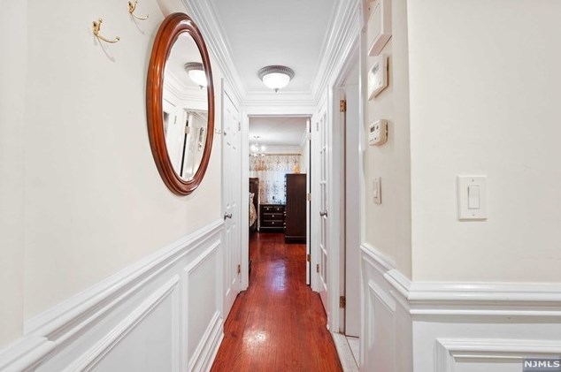 21 Lincoln Ave, Elmwood Park NJ  07407-1615 exterior