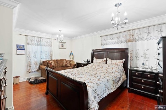 21 Lincoln Ave, Elmwood Park NJ  07407-1615 exterior