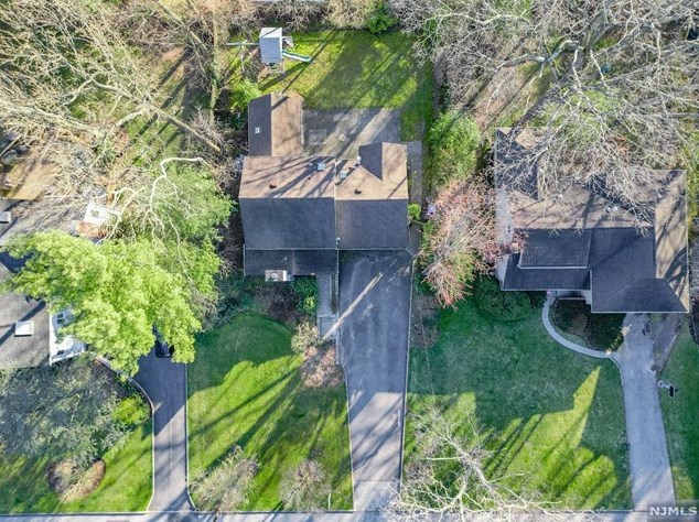 180 Elm St, Tenafly, NJ 07670