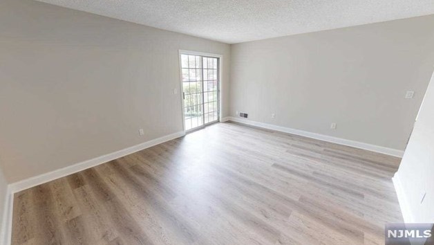 636 Plum Ter, Mahwah, NJ 07430