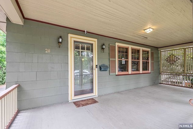 28 Ethelbert Pl, Ridgewood, NJ 07450