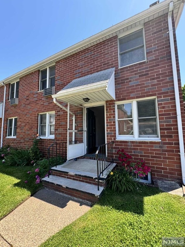 251 Fort Lee Rd #d, Teaneck, NJ 07666