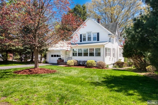 322 Summit St, Norwood, NJ 07648-1621
