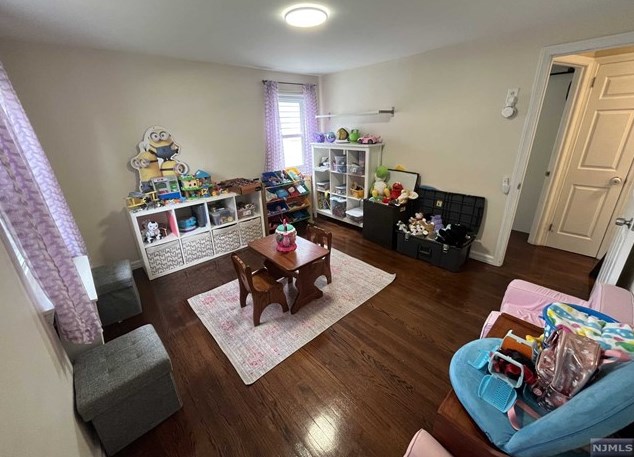 110 Lincoln Ave, Elmwood Park NJ  07407-1619 exterior