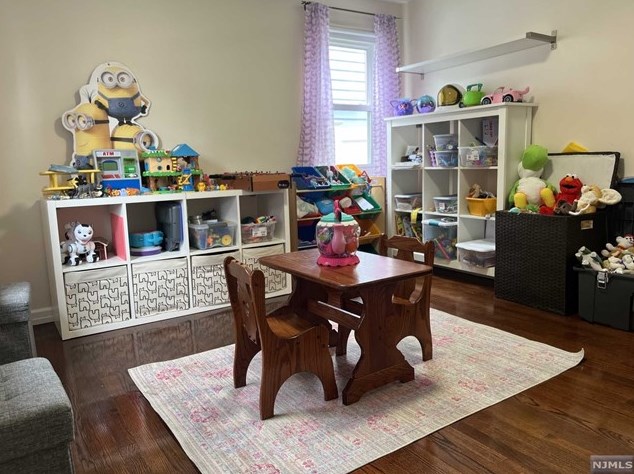 110 Lincoln Ave, Elmwood Park NJ  07407-1619 exterior