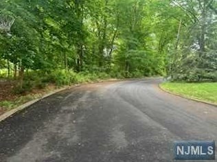 992 Ridge Ct, N Milford, NJ 07646