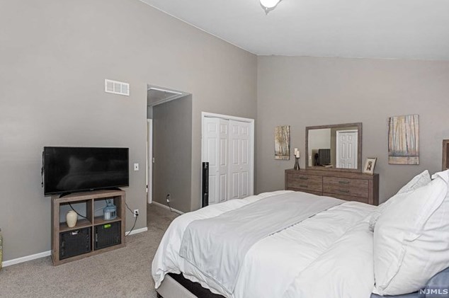 63 Ralph St, Wayne NJ 07470-2217 exterior