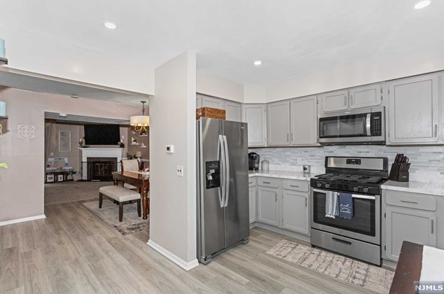 63 Ralph St, Wayne NJ 07470-2217 exterior