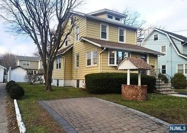 164 Delaware Ave #1, Dumont, NJ 07628