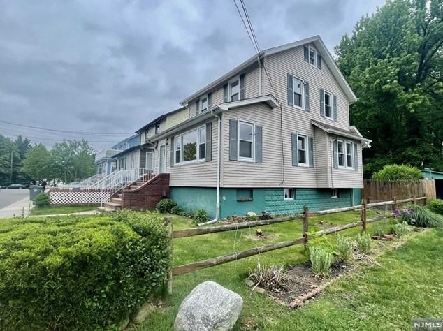 270 Twisby Pl, Englewood, NJ 07631