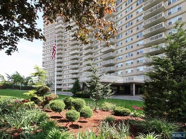 555 North Ave #12-t, West Fort Lee, NJ 07024