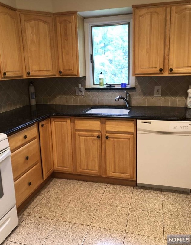 259 E Franklin Turnpike #1, Ho Ho Kus, NJ 07423