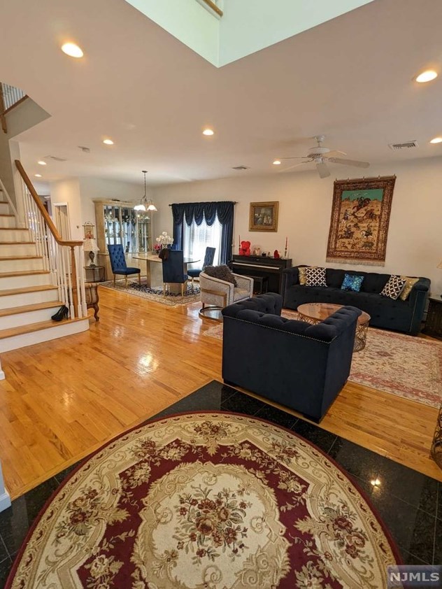 153 Orient Wy #main, Rutherford, NJ 07070