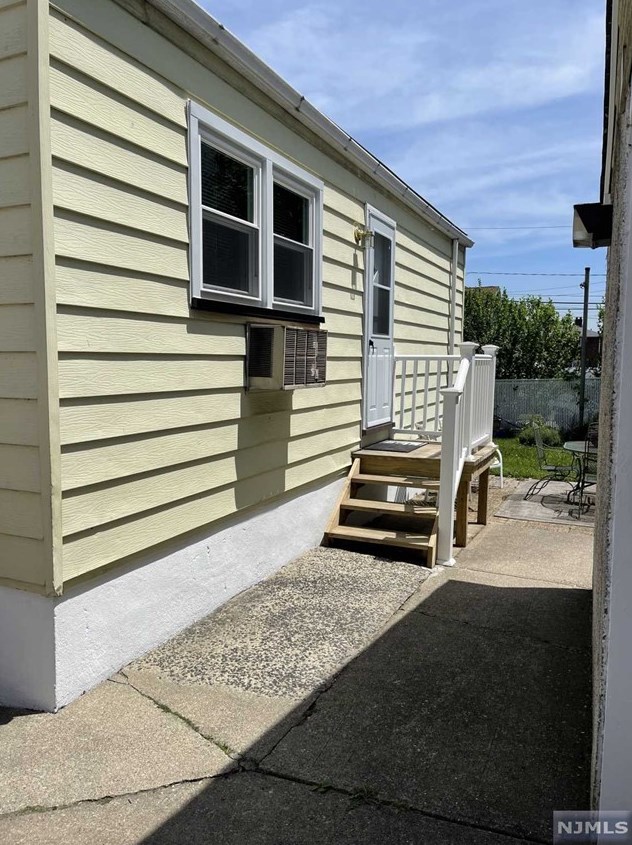 11 Harding Ave, North Arlington, NJ 07031