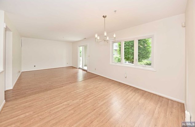 113 Orchard Park #113, Allendale, NJ 07401
