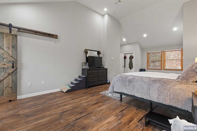 240 Skyline Lake Dr, Skyline Lakes NJ  07456-1959 exterior