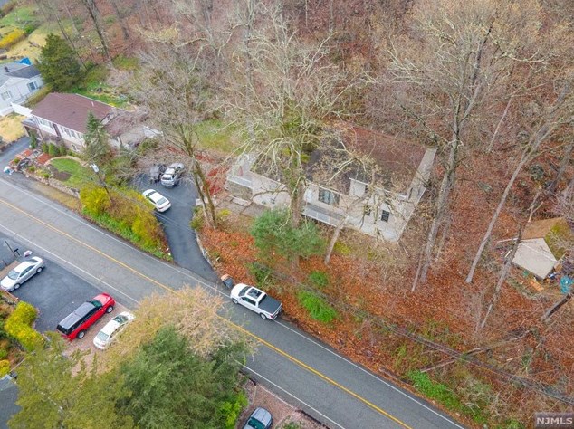 240 Skyline Lake Dr, Skyline Lakes NJ  07456-1959 exterior