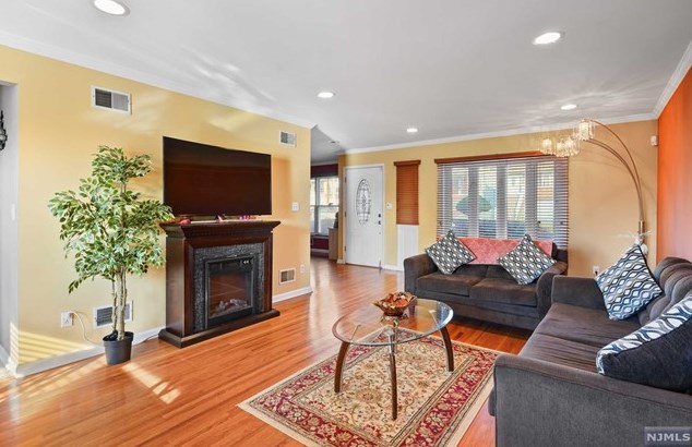 243 Belgrove Dr, Kearny, NJ 07032