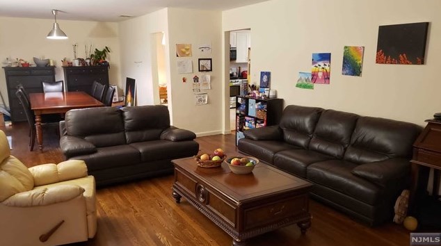 30 Foster Rd, Tenafly, NJ 07670