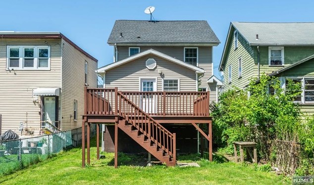 39 Division Ave, Belleville NJ 07109-2143 exterior