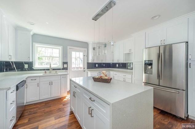 39 Division Ave, Belleville NJ 07109-2143 exterior