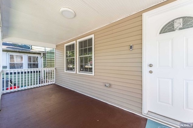 39 Division Ave, Belleville, NJ 07109-2645